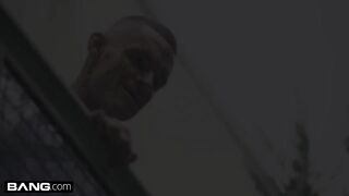 Szép dagadt tini csaj durva anál szexe