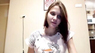 Lilly a terhes tini nőci maszturbálása