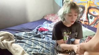 Amatőr 18 éves tini kiscsaj televerve
