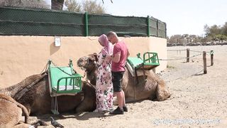 Hatalmas kannás arab kiscsaj dugása