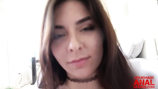Keira Croft ánusza rendesen megrakva