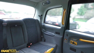 Fake Taxi - Rubi Rico a forró vérű brazil picsa