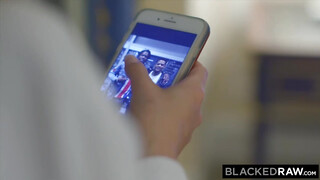 BlackedRaw - Sydney Cole és a barna hímtag