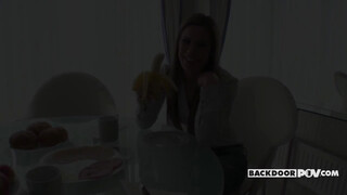Its POV - Athina Love a magyar pornószínész spiné hátsó bejáratba dugva
