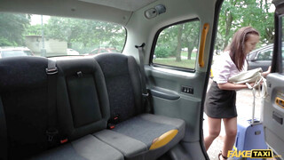 Fake Taxi  - Méretes mellű fiatal kiscsaj meghágva