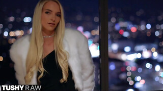 TUSHYRAW - Lana Sharapova a szőrös pinás világos szőke csajszi