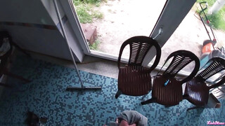 Tetovált orosz tini nőci a medencénél baszik