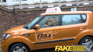 Fake Driving School - az óra végére már a muffja is spriccelt a csajnak
