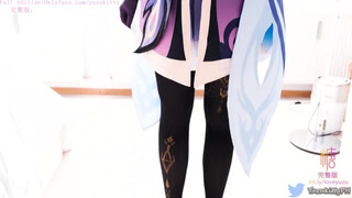 Cosplay-es kiscsaj lábbal dug és aztán őt döngetik
