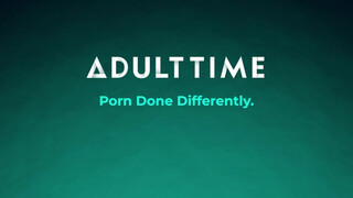 ADULT TIME - nagy tőgyes világos szőke méretes keblű barnával ollózik és dug