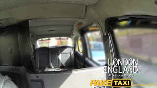 FakeTaxi cuki göndör csoki hölgyemény nagyon jól baszható