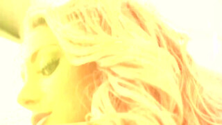 Wicked - Kayley Gunner a méretes picsájú milf