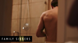 Family Sinners - Alexis Fawx a hatalmas tőgyes nevelő anya