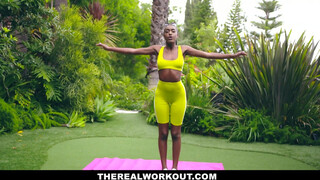 TeamSkeet - fitness fekete csajszi kefélni akar
