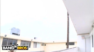 BANGBROS - Kiara Marie a hatalmas popsis spanyol milf