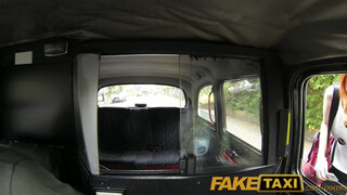 FakeTaxi - Zara DuRose popsija bekúrva