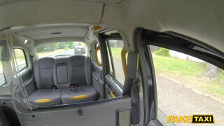 Fake Taxi - Kira Noir a szexy barna bula