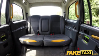 Fake Taxi - Ashleigh Devere a nagy kannás spiné