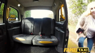 Fake Taxi - Méretes cickós világos szőke megrakva