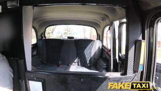 Fake Taxi  - ez a spiné csak a kőkemény dákót szereti