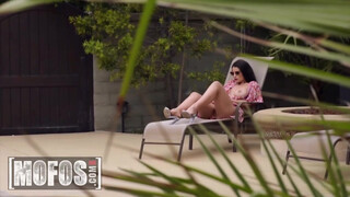 MOFOS - LaSirena69 a hatalmas cicis spanyol nőci