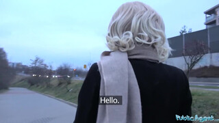 Public Agent - világos szőke barna spiné és a vastag kuki