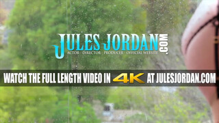 Jules Jordan - Athena Faris barna krapekkal kúrel