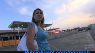 PublicAgent - szegény spiné tényleg azt hiszi modell lehet