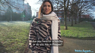 Public Agent - Lena Coxx borotvált muffja megrakva