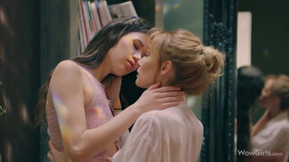 WOWGIRLS - Evelin Elle és Kelly Collins leszopják egymást