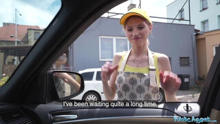 Public Agent - Molly Devon a bombázó vékony kiscsaj