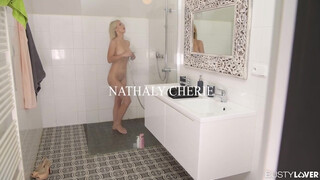 Nathaly Cherie muffja és hátsó bejárata is megrakva
