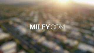 MILFY - Syren De Mer a melós pasival baszik