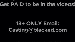 BLACKED - Lexi Lore kap egy jó hatalmas néger kárót
