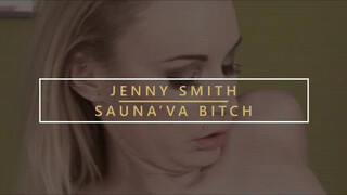 Jenny Smith a világos szőke méretes tőgyes milf lovagol a faszon