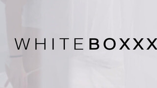 WhiteBoxxx - Darcia Lee a méretes mellű magyar kreol spiné