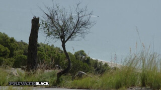 PrivateBlack - Carolina Savage hátsó bejáratba rakva a billiárd asztalon
