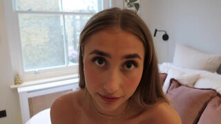 Lily Phillips pov nézetben kefél