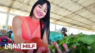 Sofia Galindo forró latin amerikai seggét alaposan megdugják szaftos muffban